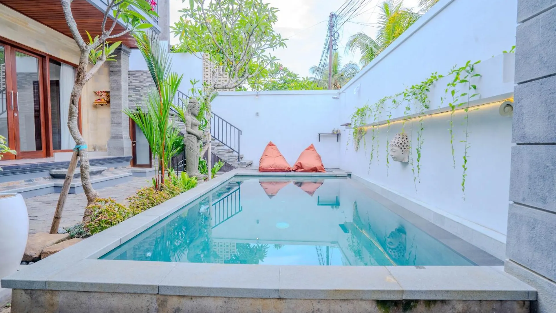 Nindy Ubud Villa  Ubud (Bali)